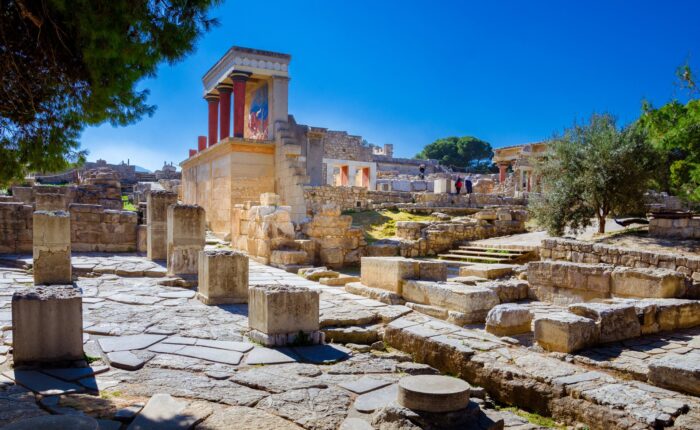 Palace of Knossos Archaeological Museum and Heraklion Town Private Tour Moysidis Travel